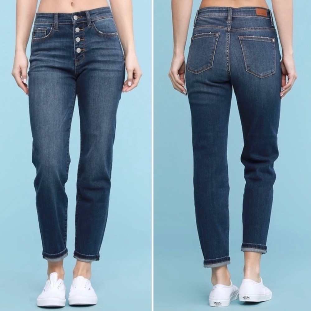 Judy Blue Exposed Button Fly Boyfriend
Jeans Dark Wash JB82143DK Size 1/25